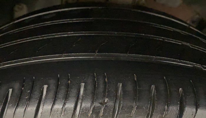 2015 Renault Duster RXL PETROL, Petrol, Manual, 58,156 km, Right Front Tyre Tread