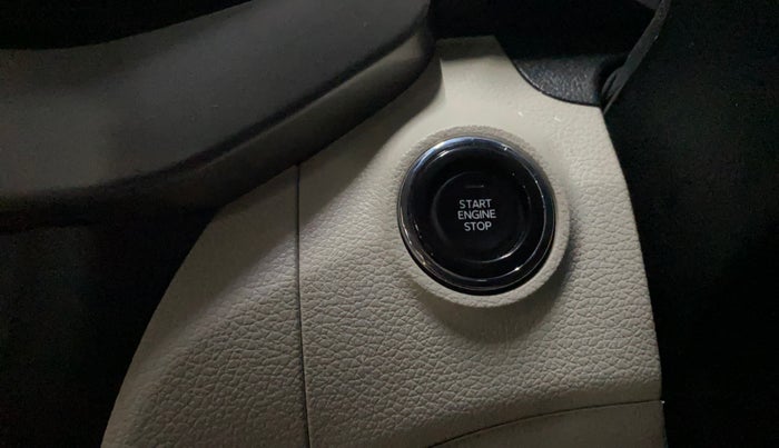2023 Mahindra XUV300 W8 1.2 PETROL, Petrol, Manual, 51,621 km, Keyless Start/ Stop Button
