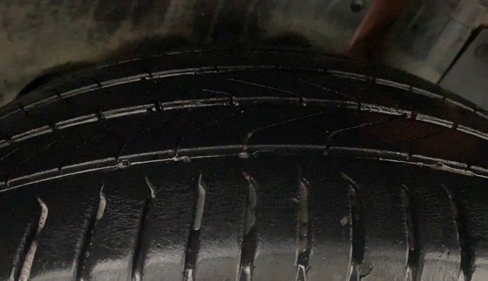 2021 MG HECTOR PLUS SHARP 1.5 PETROL TURBO CVT 6-STR, Petrol, Automatic, 32,712 km, Left Rear Tyre Tread