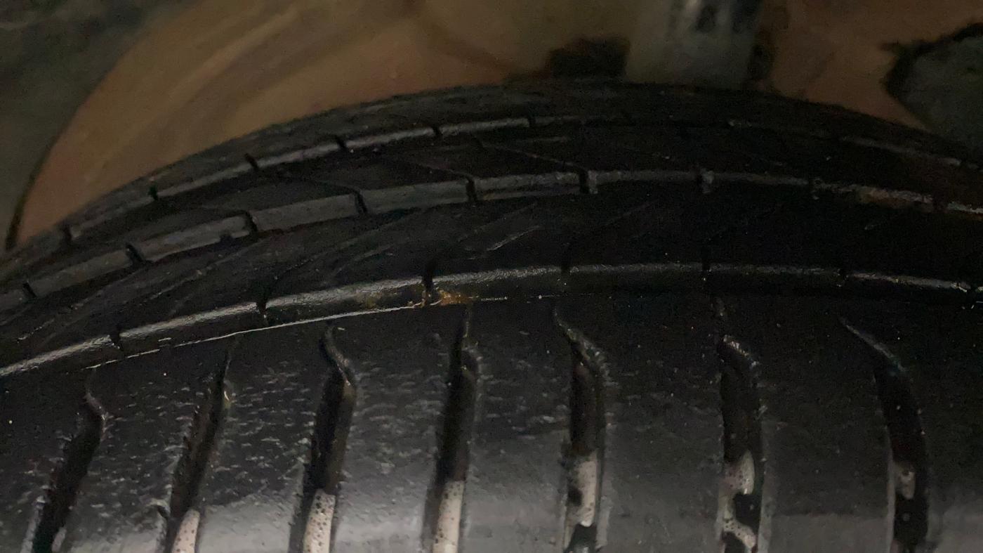2021 MG HECTOR PLUS SHARP 1.5 PETROL TURBO CVT 6-STR, Petrol, Automatic, 32,797 km, Right Front Tyre Tread