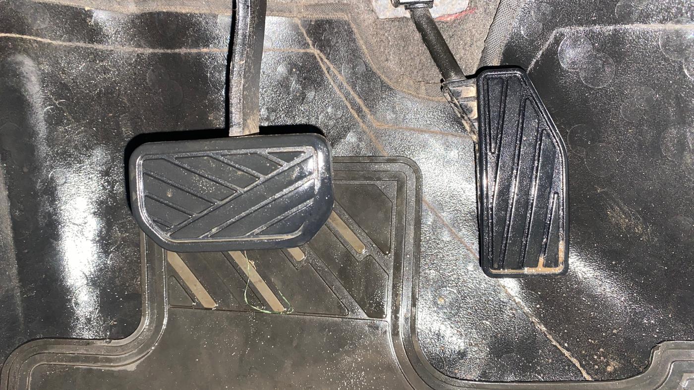 2020 Maruti Swift VXI AMT, Petrol, Automatic, 86,934 km, Pedals