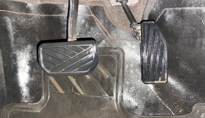 2020 Maruti Swift VXI AMT, Petrol, Automatic, 86,934 km, Pedals