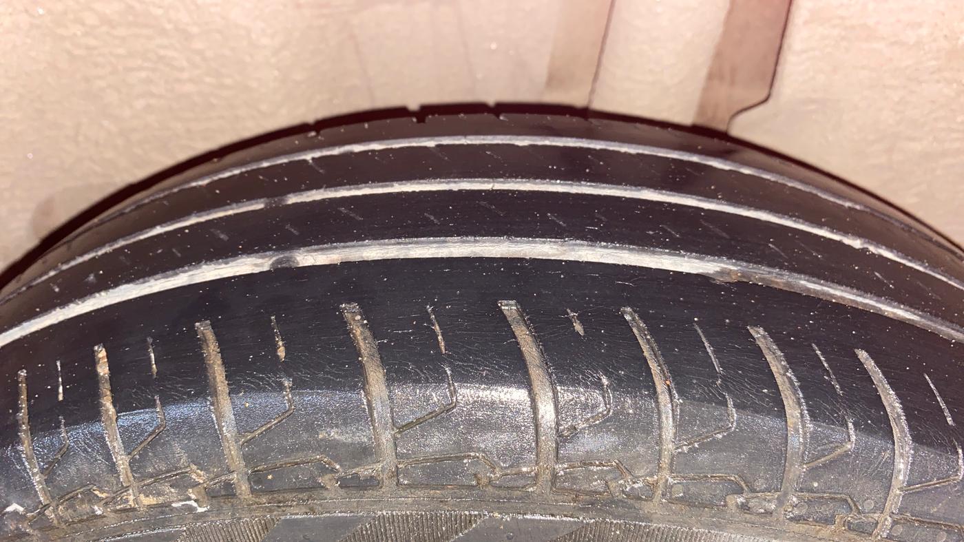 2020 Maruti Swift VXI AMT, Petrol, Automatic, 86,934 km, Left Rear Tyre Tread
