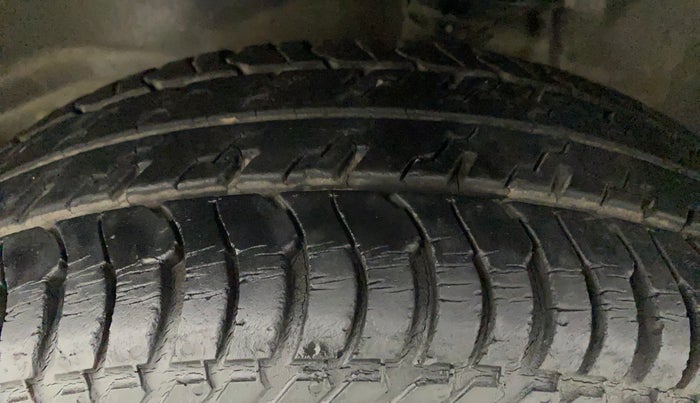 2015 Maruti Alto K10 VXI (O), Petrol, Manual, 30,551 km, Left Front Tyre Tread