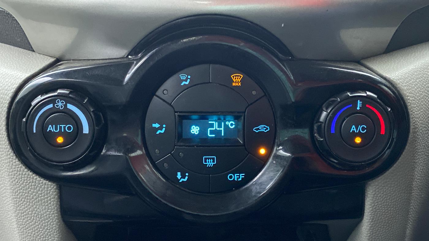 2014 Ford Ecosport 1.5TITANIUM TDCI, Diesel, Manual, 1,38,817 km, Automatic Climate Control