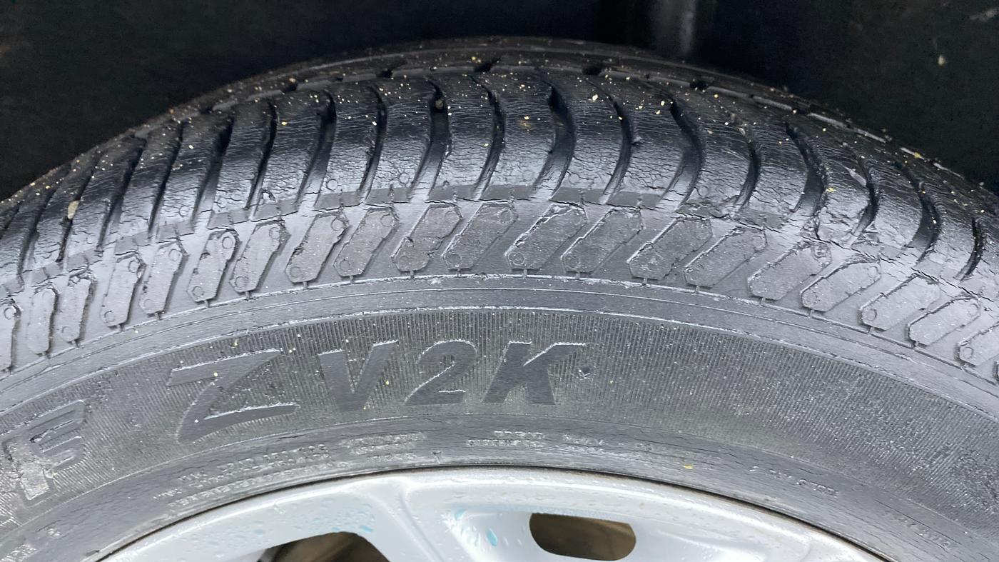 2014 Ford Ecosport 1.5TITANIUM TDCI, Diesel, Manual, 1,38,817 km, Left Rear Tyre Tread