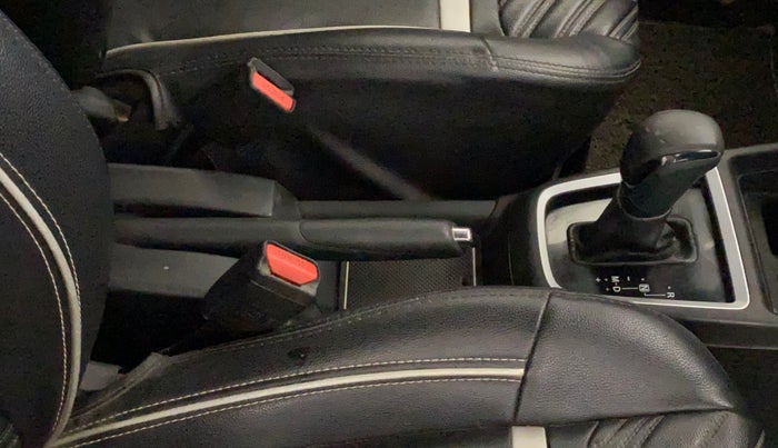 2020 Maruti Swift VXI AMT, CNG, Automatic, 76,355 km, Gear Lever