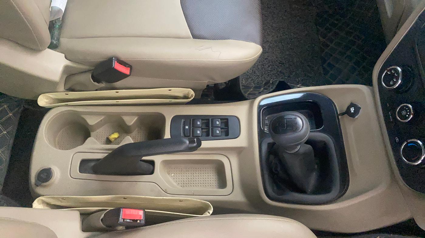 2023 Mahindra BOLERO NEO N 4, Diesel, Manual, 18,923 km, Gear Lever