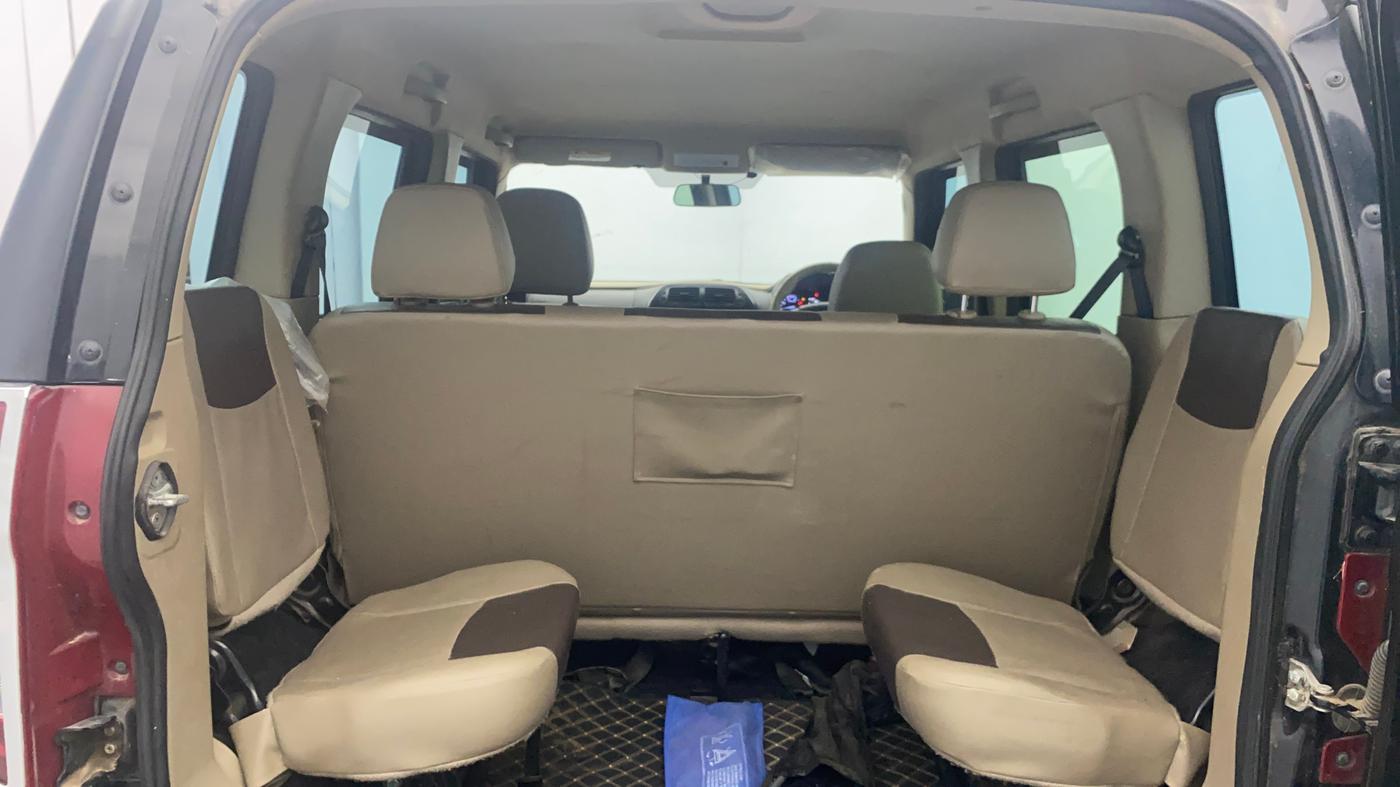 2023 Mahindra BOLERO NEO N 4, Diesel, Manual, 18,923 km, Boot Inside