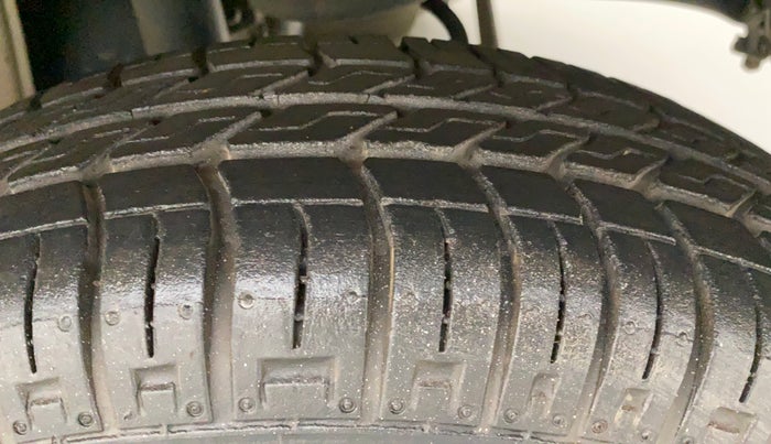 2015 Maruti Alto 800 LXI, Petrol, Manual, 37,521 km, Left Rear Tyre Tread
