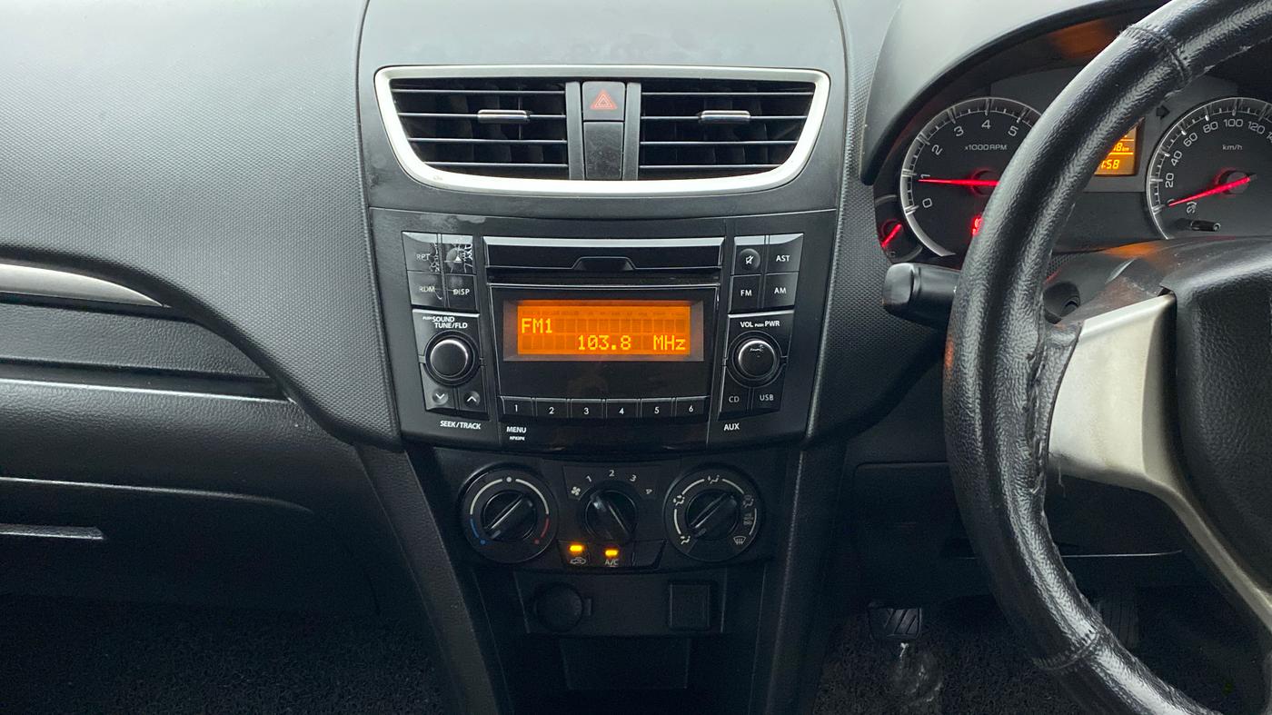 2016 Maruti Swift VXI, CNG, Manual, 52,878 km, Air Conditioner