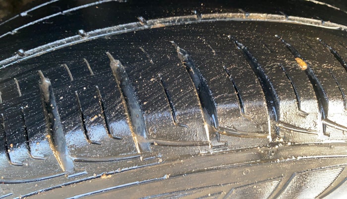 2020 Maruti Vitara Brezza VDI, Diesel, Manual, 42,566 km, Right Rear Tyre Tread