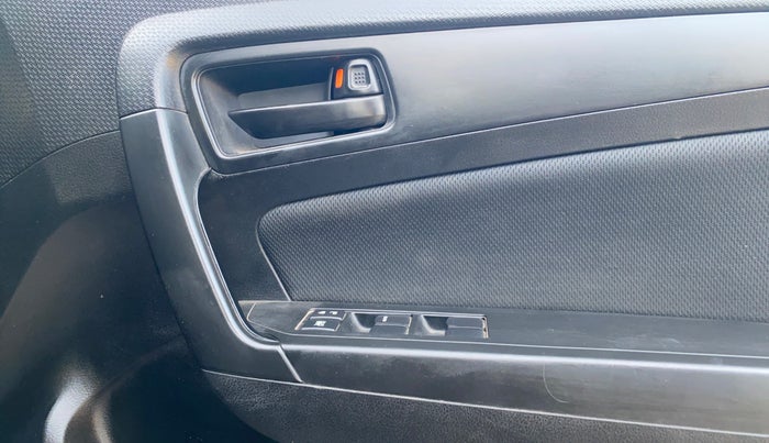 2020 Maruti Vitara Brezza VDI, Diesel, Manual, 42,566 km, Driver Side Door Panels Control