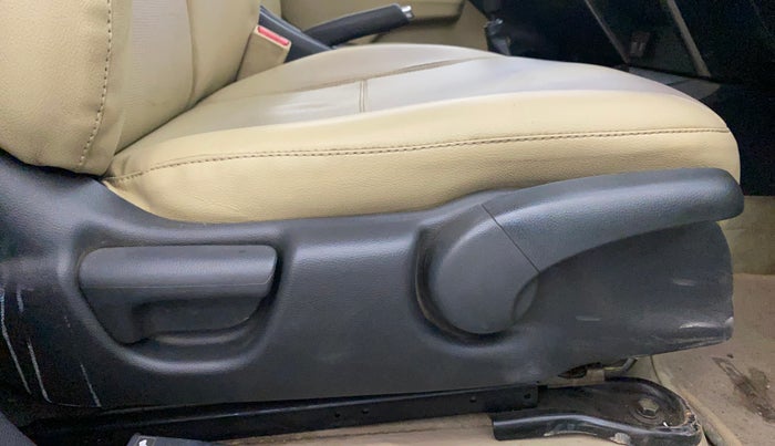 2014 Honda City 1.5L I-VTEC V MT, Petrol, Manual, 1,17,962 km, Driver Side Adjustment Panel