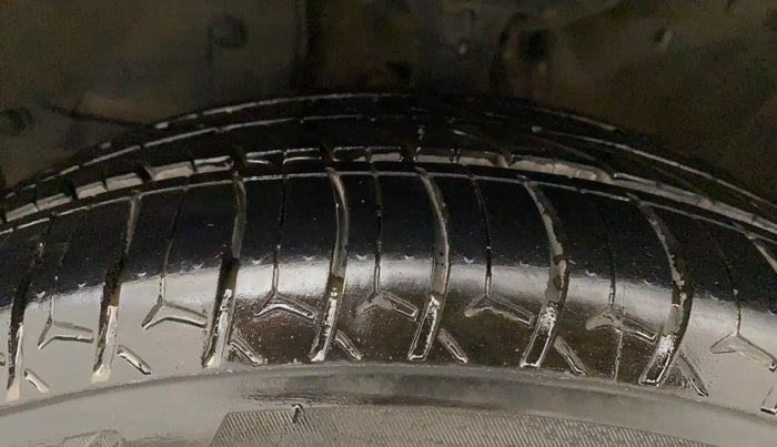 2014 Honda City 1.5L I-VTEC V MT, Petrol, Manual, 1,17,962 km, Left Front Tyre Tread