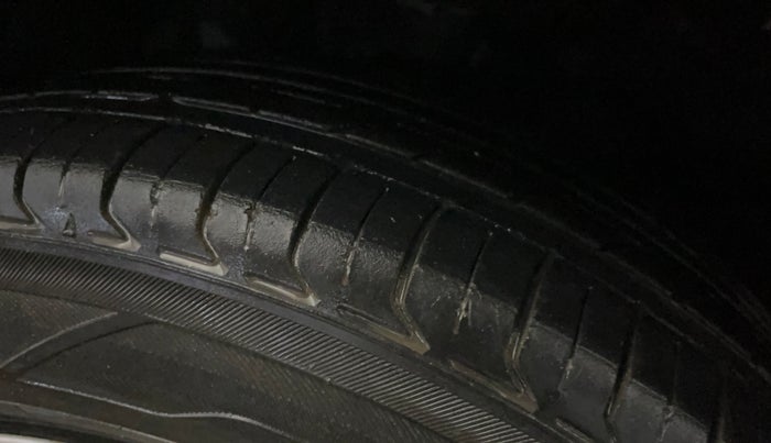 2021 Honda Amaze 1.2L I-VTEC VX CVT, CNG, Automatic, 95,212 km, Left Front Tyre Tread