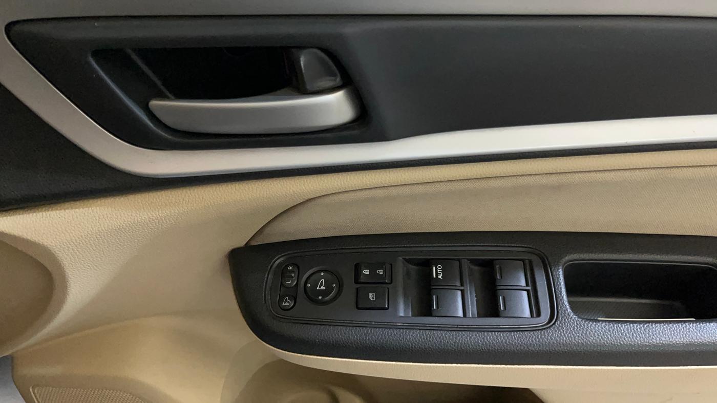 2021 Honda Amaze 1.2L I-VTEC VX CVT, CNG, Automatic, 95,195 km, Driver Side Door Panels Control