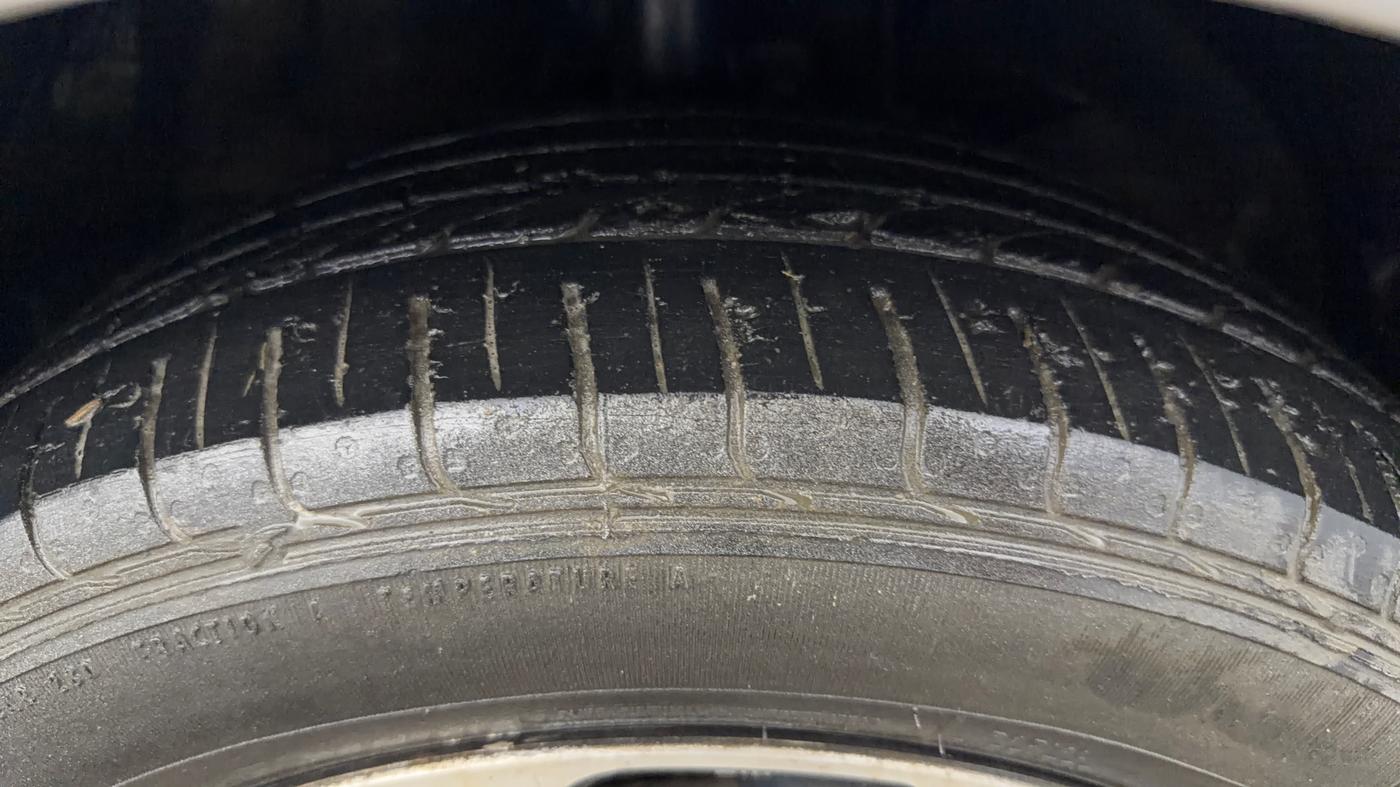 2020 Maruti Baleno ALPHA PETROL 1.2, Petrol, Manual, 69,403 km, Right Front Tyre Tread
