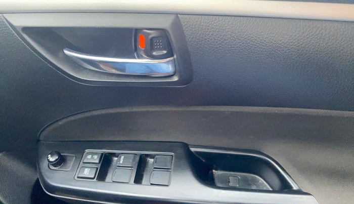 2014 Maruti Swift VXI, Petrol, Manual, 33,135 km, Driver Side Door Panels Control