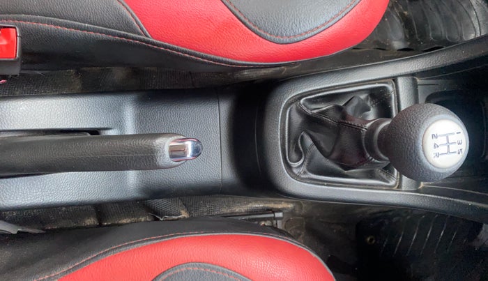 2014 Maruti Swift VXI, Petrol, Manual, 33,135 km, Gear Lever