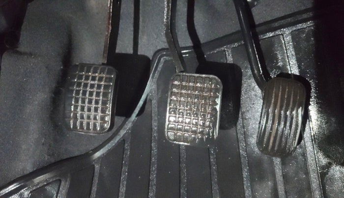 2016 Tata Tiago XT PETROL, Petrol, Manual, 92,082 km, Pedals