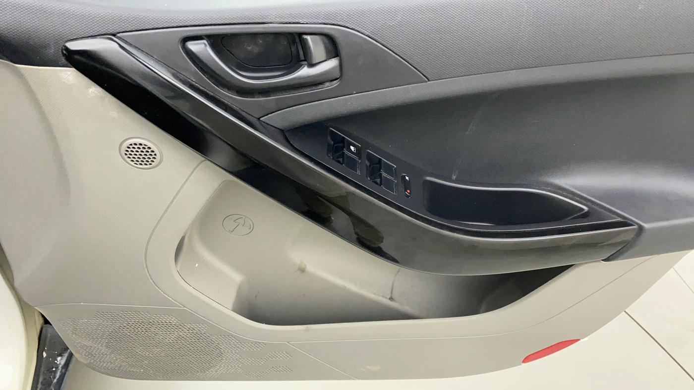 2019 Tata NEXON XM PETROL, Petrol, Manual, 78,644 km, Driver Side Door Panels Control
