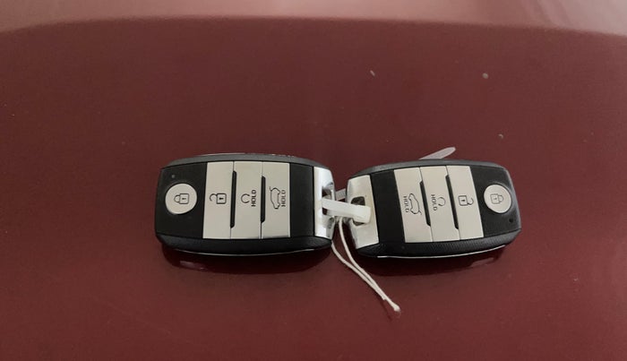 2023 KIA SONET 	 HTX 1.0 TURBO DCT, Petrol, Automatic, 27,463 km, Key Close Up