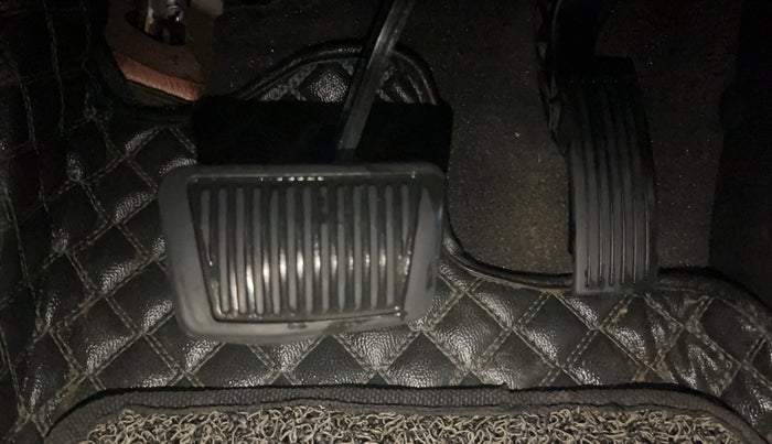 2023 KIA SONET 	 HTX 1.0 TURBO DCT, Petrol, Automatic, 27,463 km, Pedals