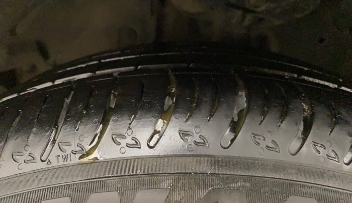 2018 Honda WR-V 1.5L I-DTEC VX MT, Diesel, Manual, 1,34,614 km, Left Front Tyre Tread