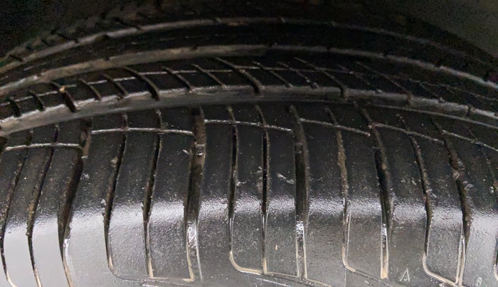 2016 Hyundai Tucson 2WD AT GLS DIESEL, Diesel, Automatic, 63,547 km, Right Front Tyre Tread