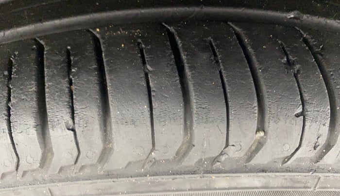 2023 Hyundai NEW I20 ASTA 1.2 MT, Petrol, Manual, 24,543 km, Left Front Tyre Tread