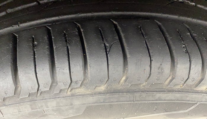 2023 Hyundai NEW I20 ASTA 1.2 MT, Petrol, Manual, 24,543 km, Right Front Tyre Tread