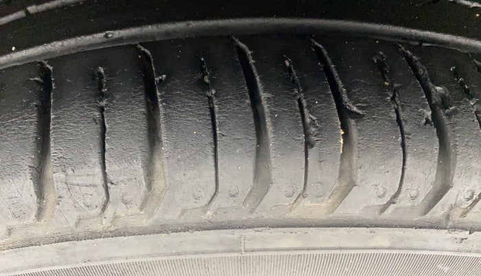 2023 Hyundai NEW I20 ASTA 1.2 MT, Petrol, Manual, 24,543 km, Right Rear Tyre Tread