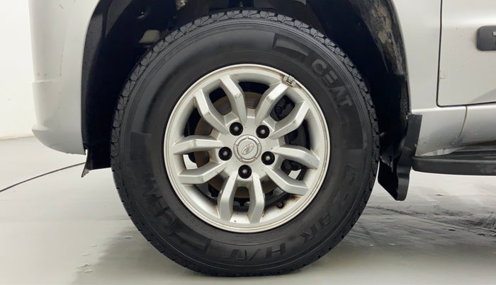 2017 Mahindra TUV300 T8, Diesel, Manual, 19,065 km, Left Front Wheel