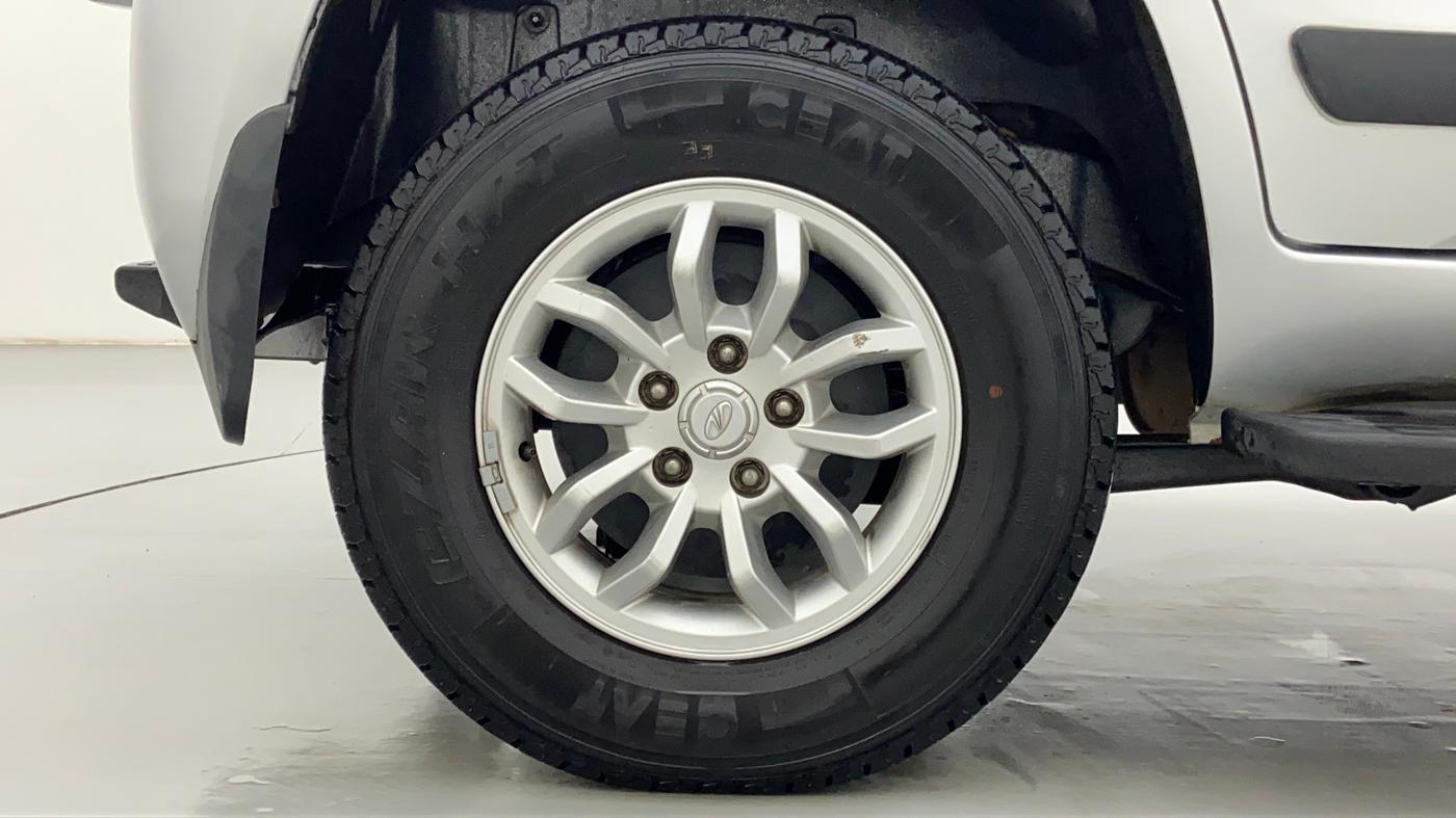 2017 Mahindra TUV300 T8, Diesel, Manual, 19,065 km, Right Rear Wheel