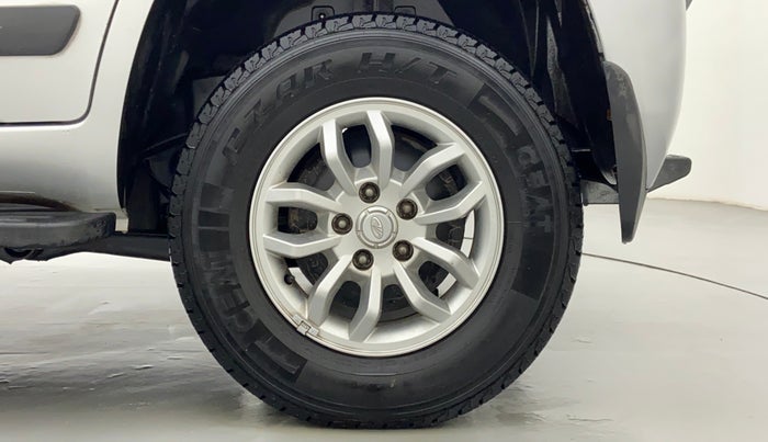 2017 Mahindra TUV300 T8, Diesel, Manual, 19,065 km, Left Rear Wheel