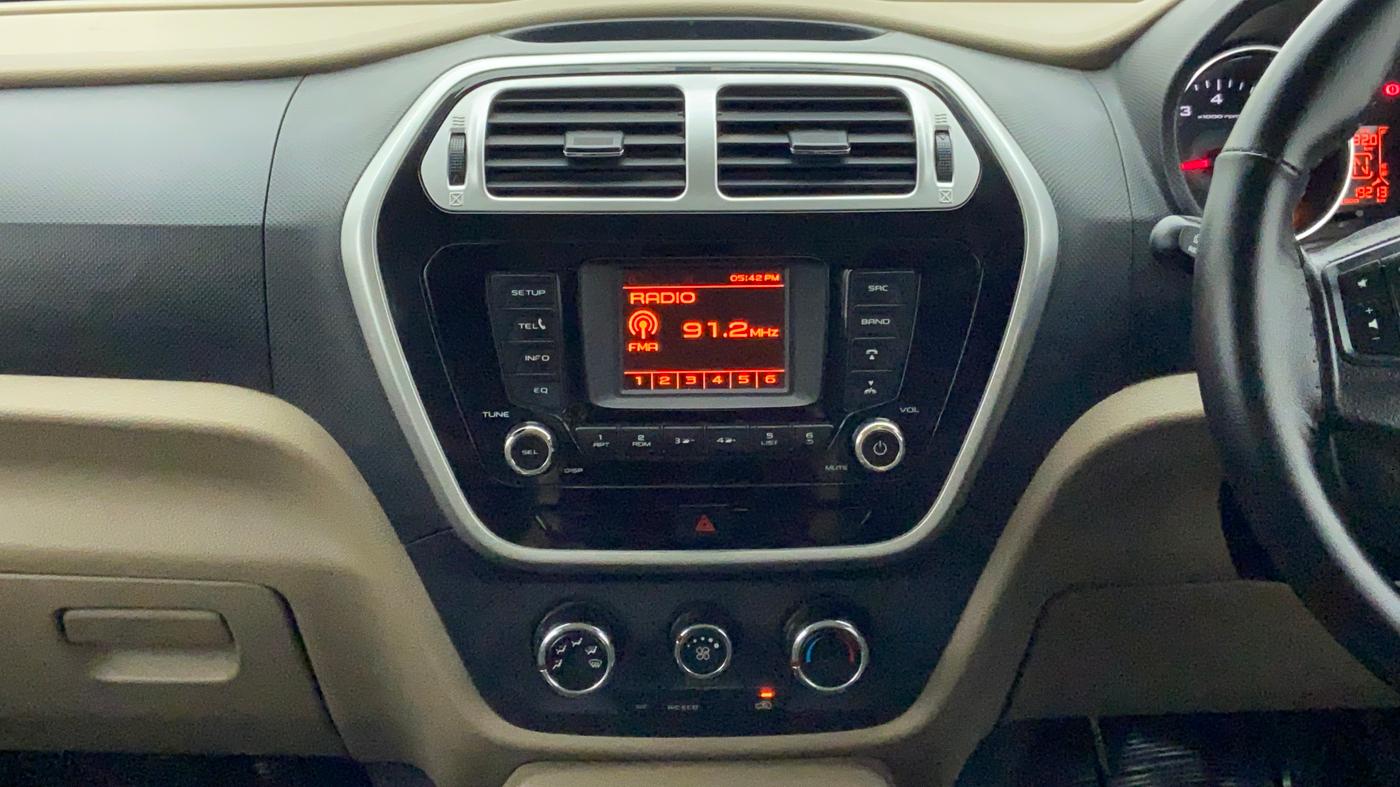 2017 Mahindra TUV300 T8, Diesel, Manual, 19,065 km, Air Conditioner