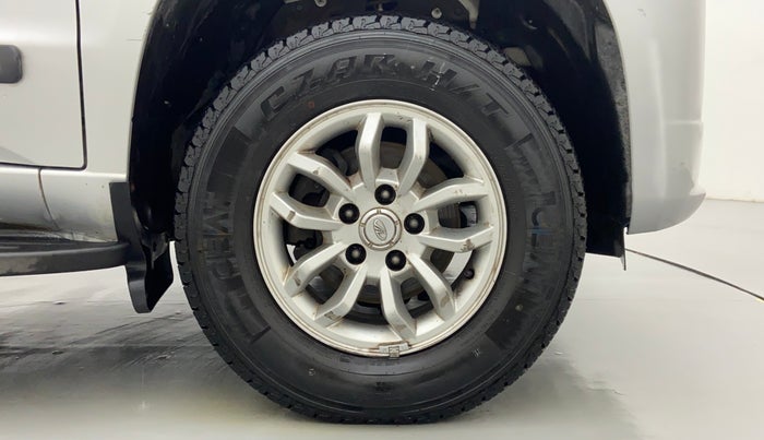 2017 Mahindra TUV300 T8, Diesel, Manual, 19,065 km, Right Front Wheel