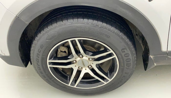 2017 Hyundai Creta E PLUS 1.6 PETROL, Petrol, Manual, 41,007 km, Left front tyre - Minor crack