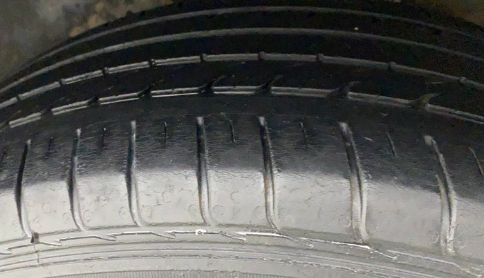 2017 Hyundai Creta E PLUS 1.6 PETROL, Petrol, Manual, 41,007 km, Left Rear Tyre Tread