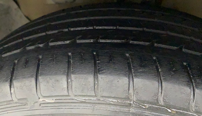 2017 Hyundai Creta E PLUS 1.6 PETROL, Petrol, Manual, 41,007 km, Left Front Tyre Tread