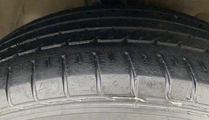 2017 Hyundai Creta E PLUS 1.6 PETROL, Petrol, Manual, 41,007 km, Right Front Tyre Tread