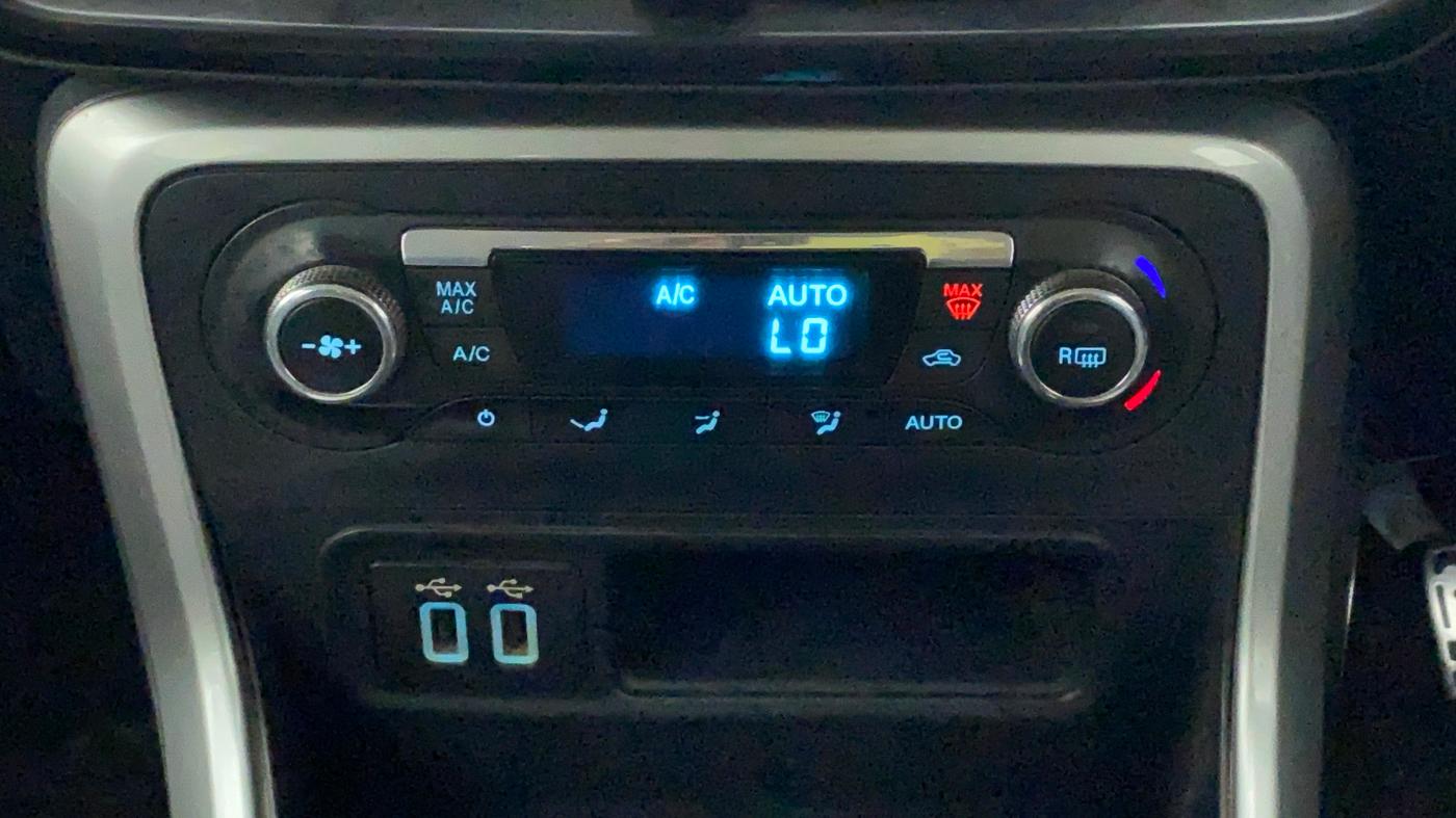 2018 Ford Ecosport TITANIUM 1.5L PETROL, CNG, Manual, 72,037 km, Automatic Climate Control