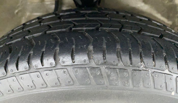 2018 Maruti Alto K10 VXI (O) AMT, Petrol, Automatic, 24,006 km, Right Front Tyre Tread