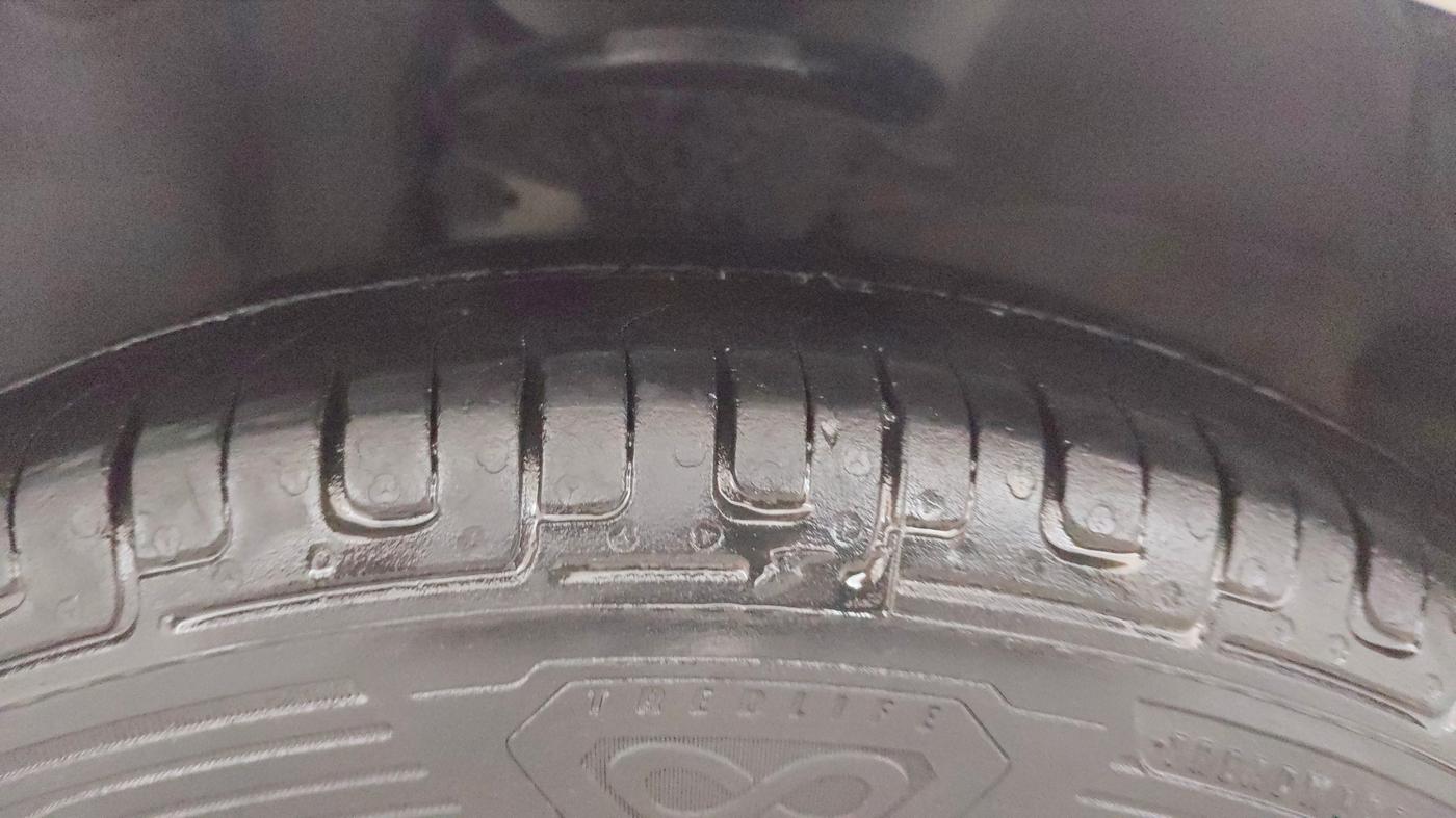 2014 Hyundai i10 SPORTZ 1.1, Petrol, Manual, 78,514 km, Right Front Tyre Tread