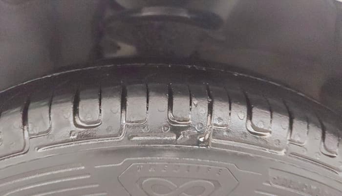 2014 Hyundai i10 SPORTZ 1.1, Petrol, Manual, 78,514 km, Right Front Tyre Tread
