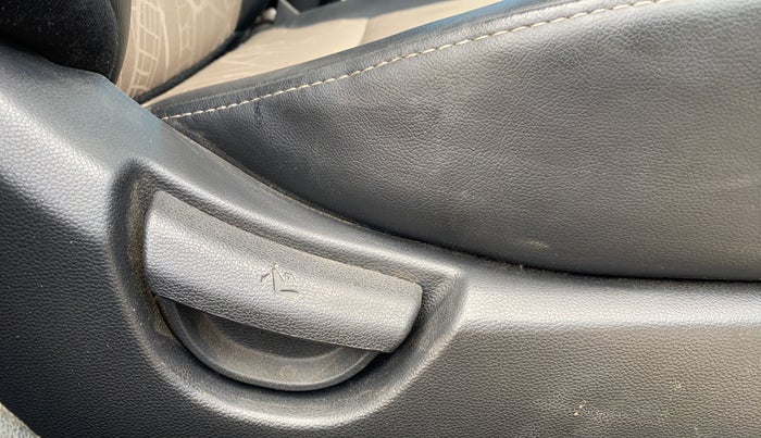 2019 Hyundai Grand i10 SPORTZ 1.2 KAPPA VTVT, Petrol, Manual, 26,321 km, Driver Side Adjustment Panel