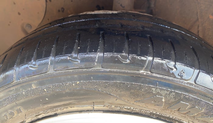 2019 Hyundai Grand i10 SPORTZ 1.2 KAPPA VTVT, Petrol, Manual, 26,321 km, Left Front Tyre Tread