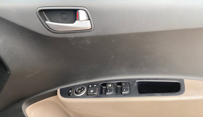 2019 Hyundai Grand i10 SPORTZ 1.2 KAPPA VTVT, Petrol, Manual, 26,321 km, Driver Side Door Panels Control