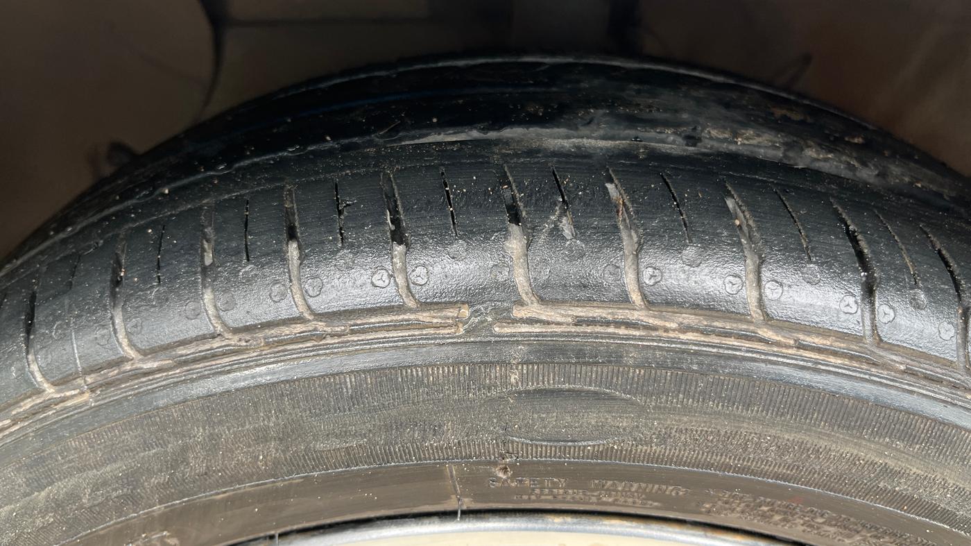 2020 Hyundai AURA SX 1.2 (O), Petrol, Manual, 1,02,808 km, Left Front Tyre Tread